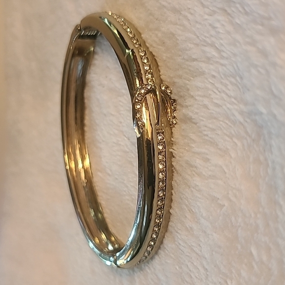 Nrt vintage belt bangle gold color bracelet with faux stones - Picture 1 of 6